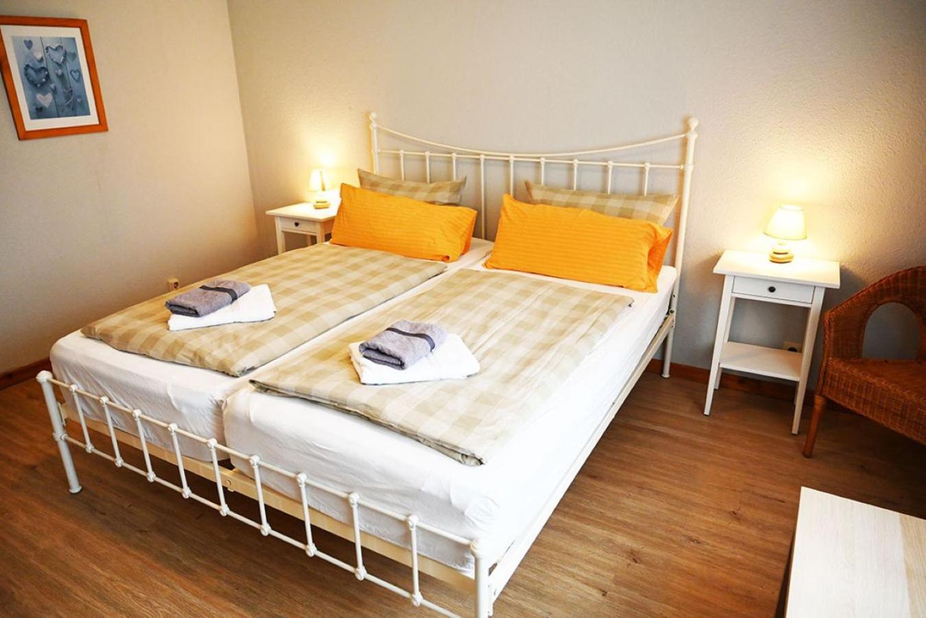 Hotel Nordfriesisches Haus à Tönning Extérieur photo