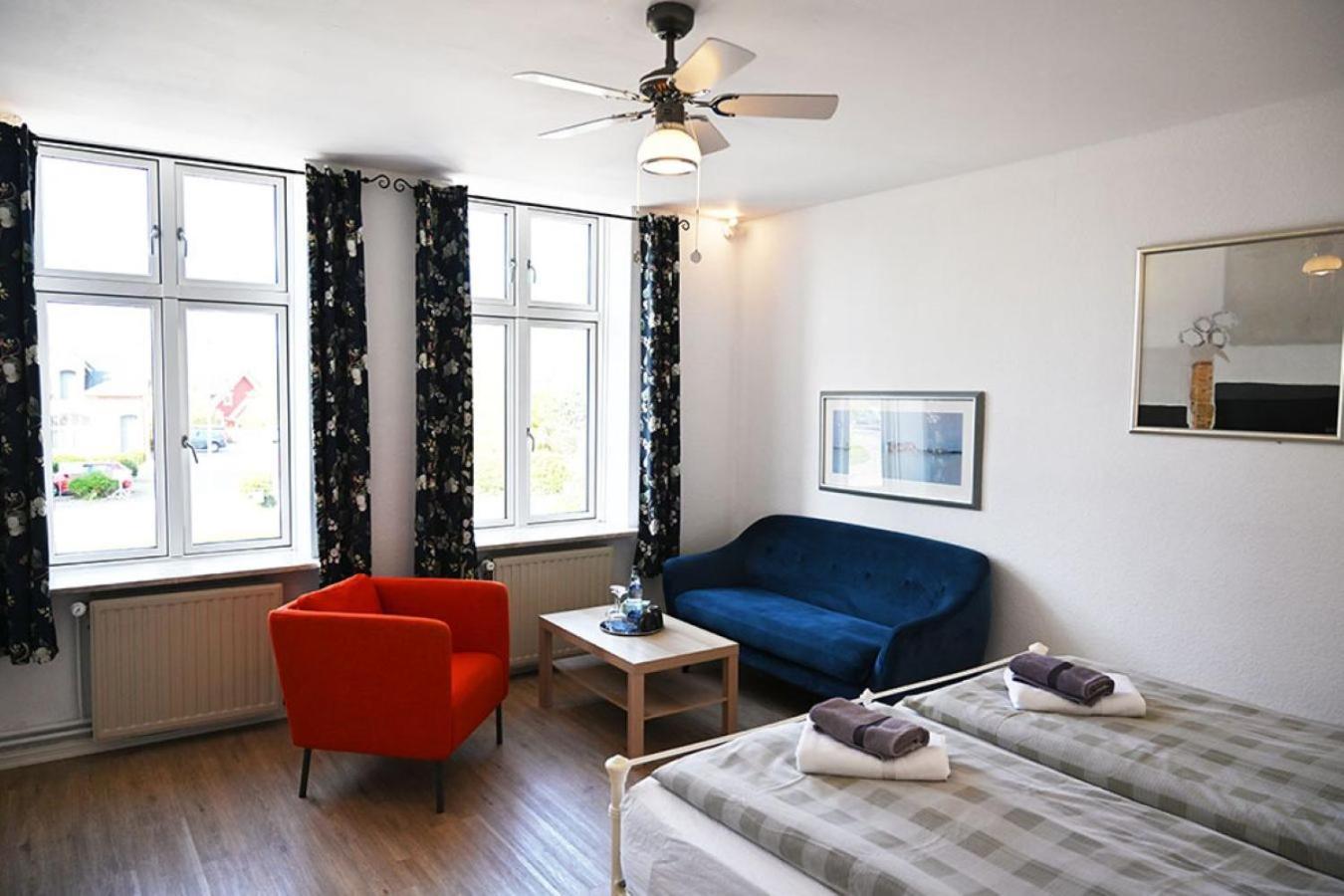 Hotel Nordfriesisches Haus à Tönning Extérieur photo