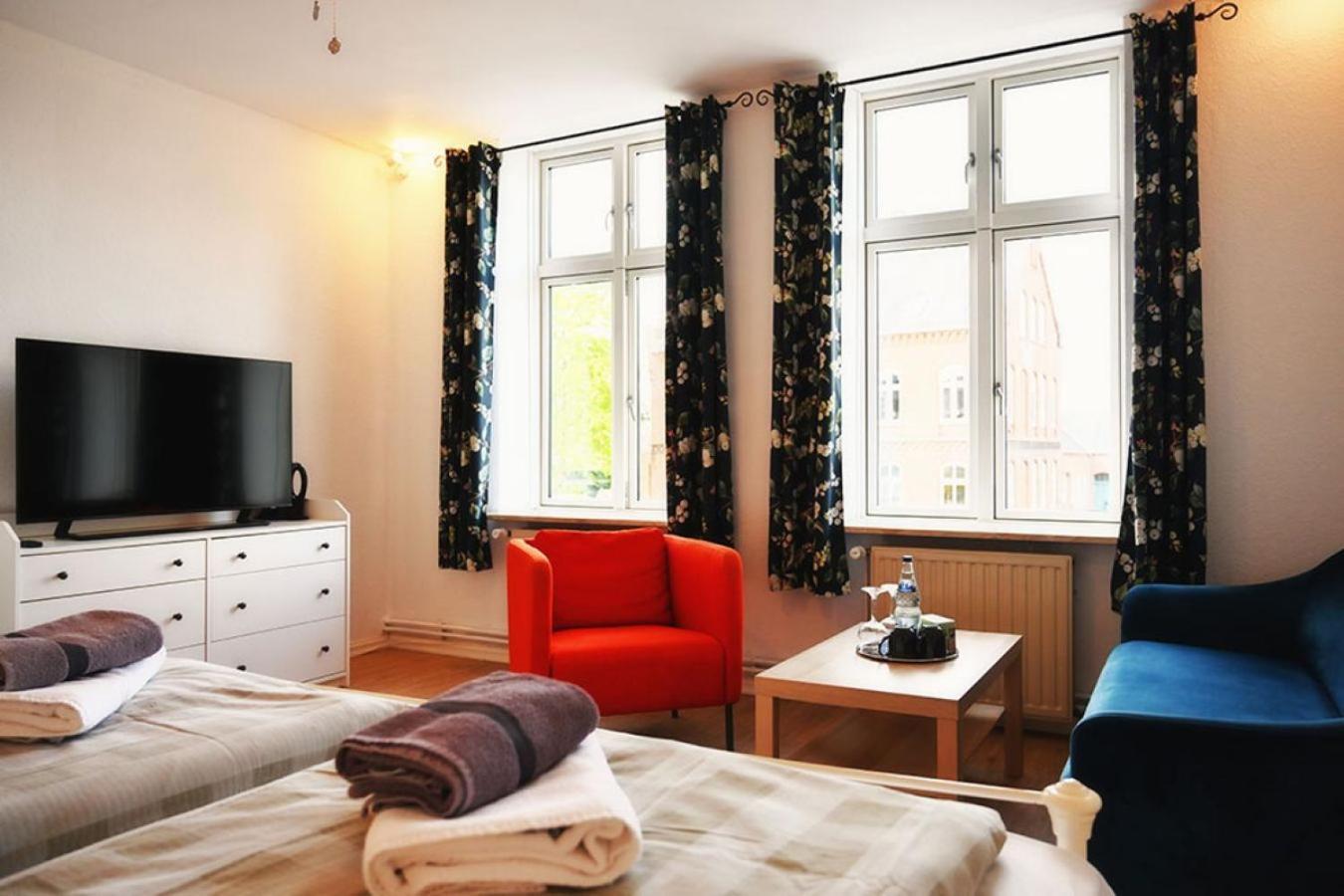 Hotel Nordfriesisches Haus à Tönning Extérieur photo